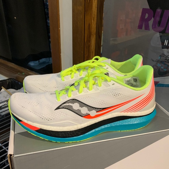 saucony carbon fiber shoe